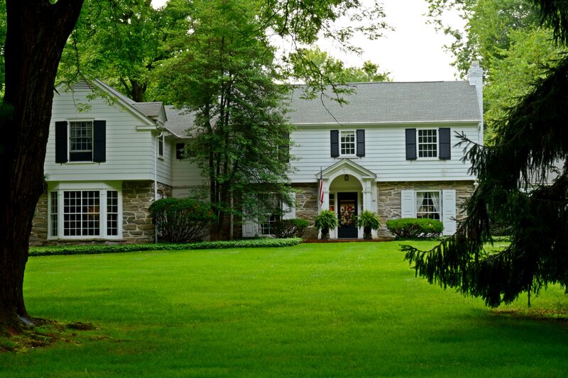 White House with Stone Foundation
