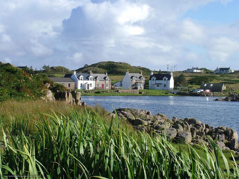 White Houses by Water — Green