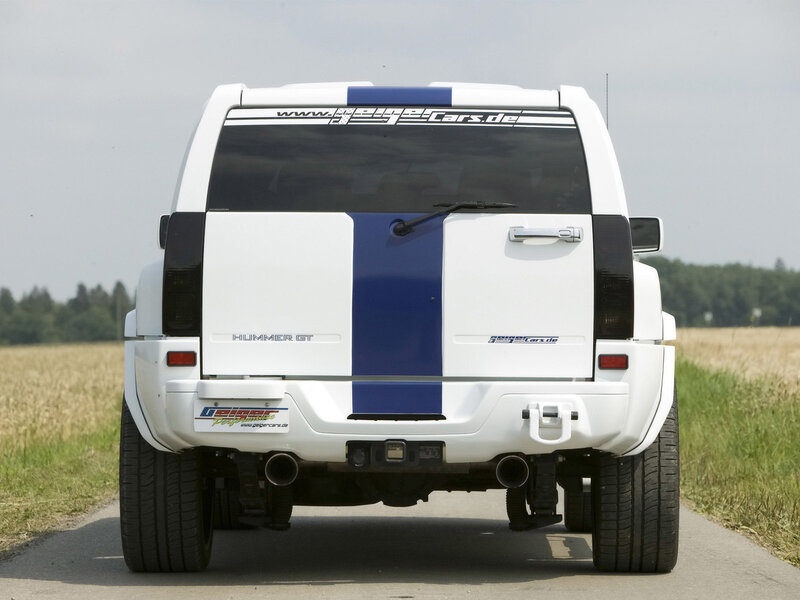 white hummer gt with blue stripe