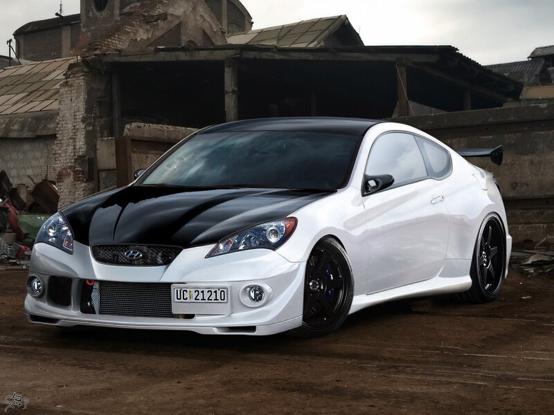 white hyundai coupe with black hood