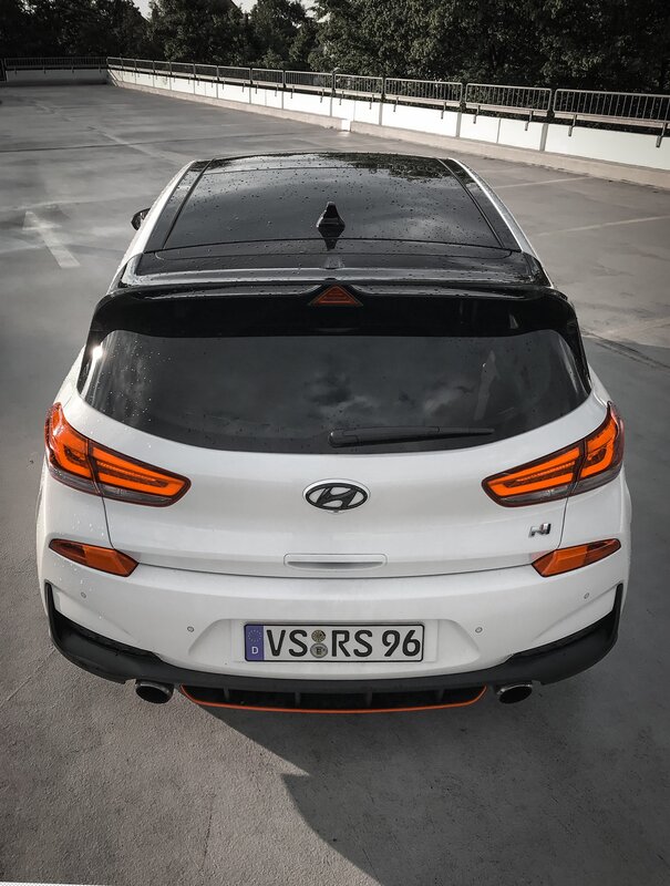 White Hyundai I30 N — Dramatic