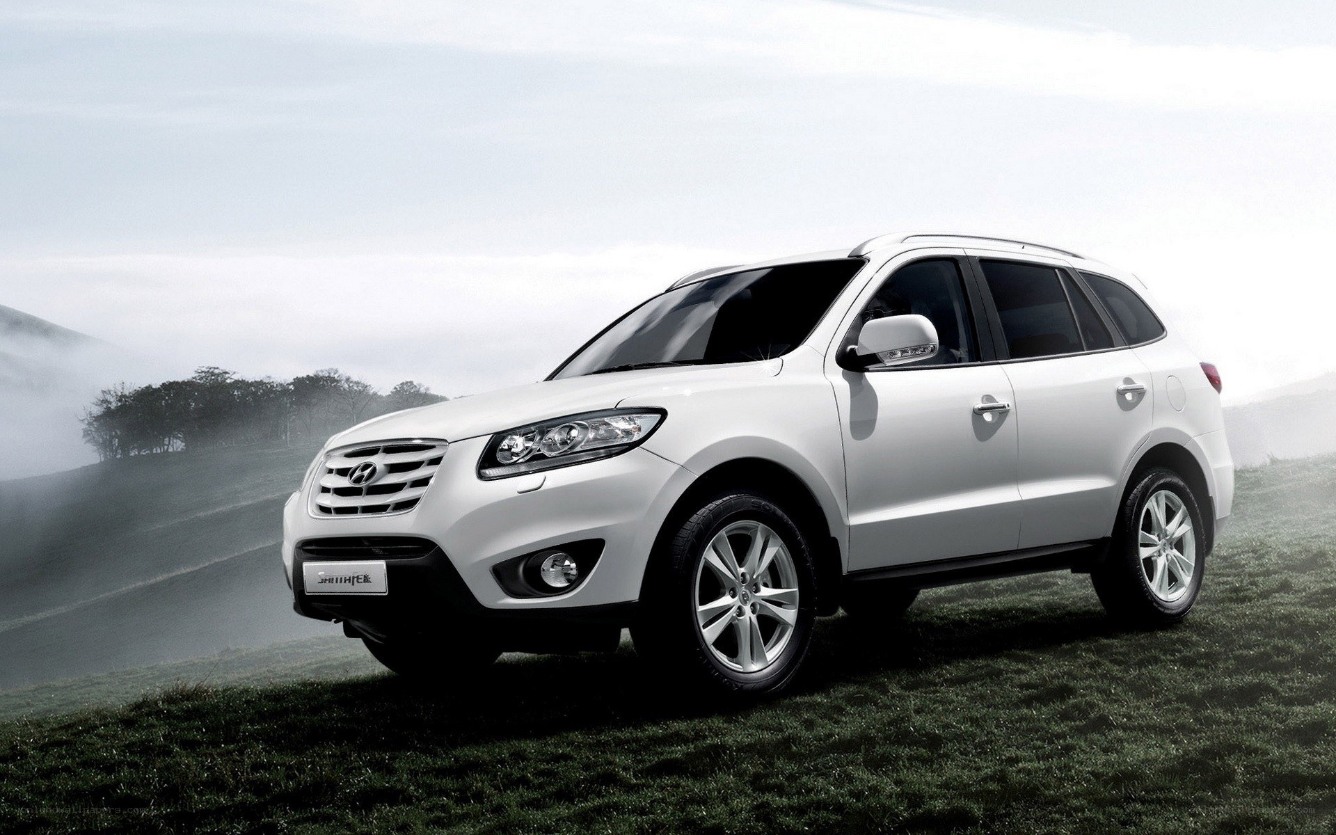 White Hyundai Santa Fe SUV