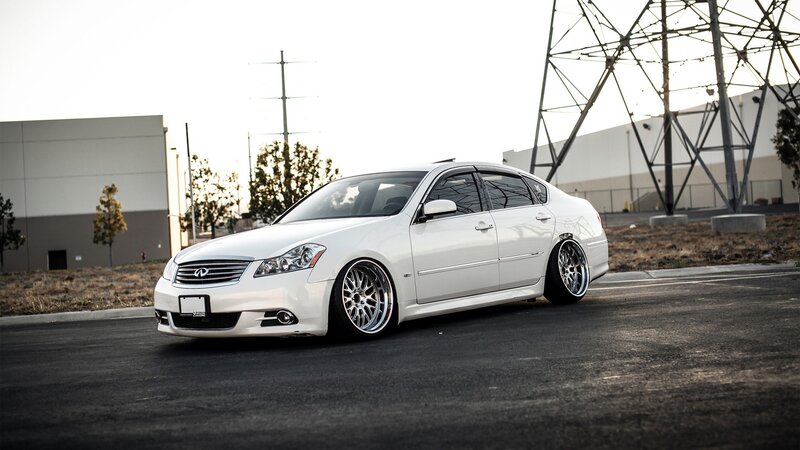 white infiniti g37 sedan