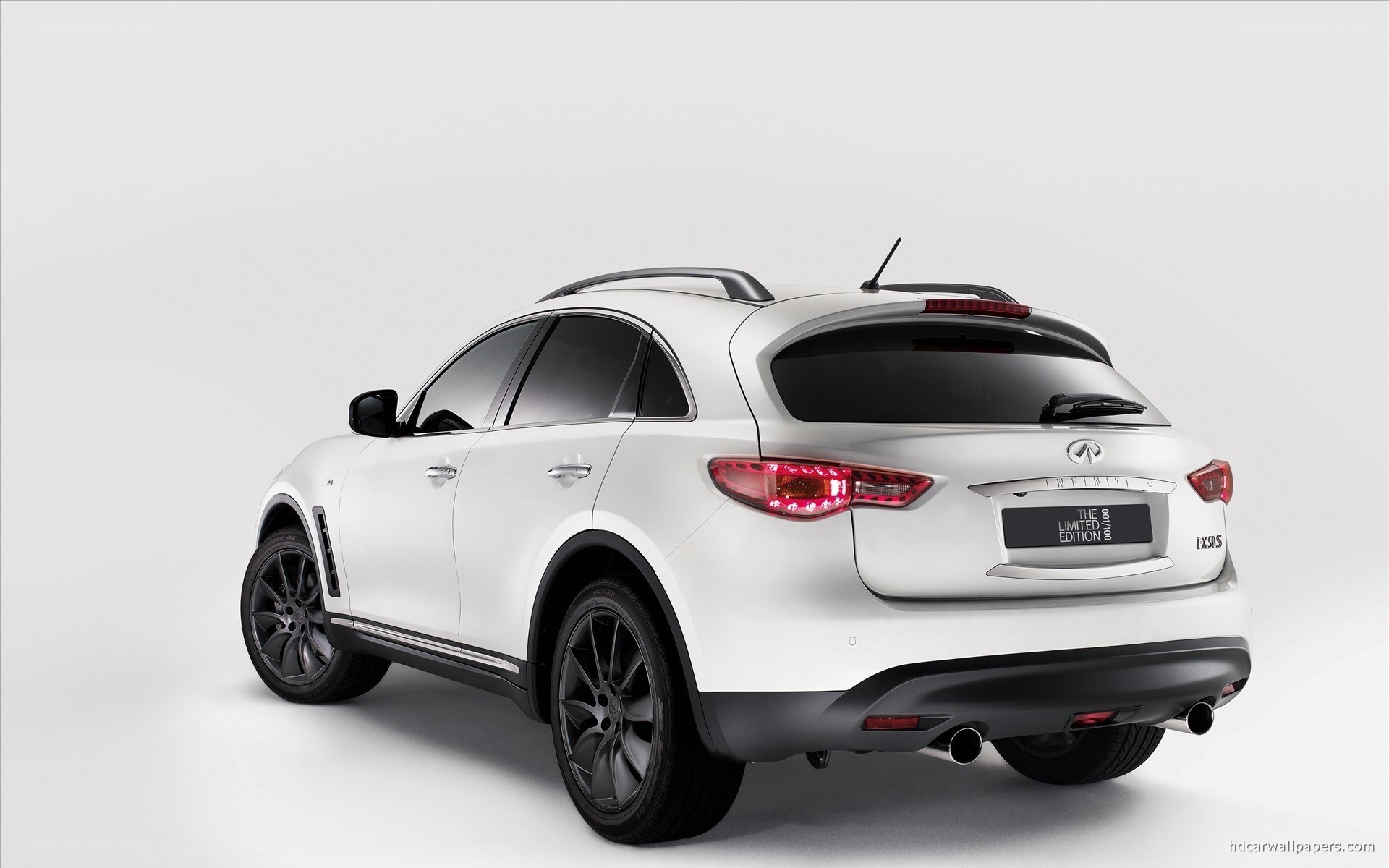 white infiniti qx50s suv