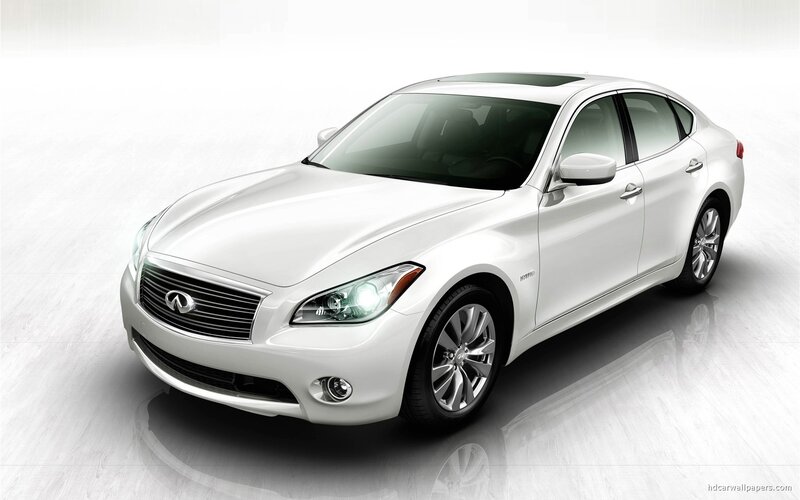 white infiniti sedan