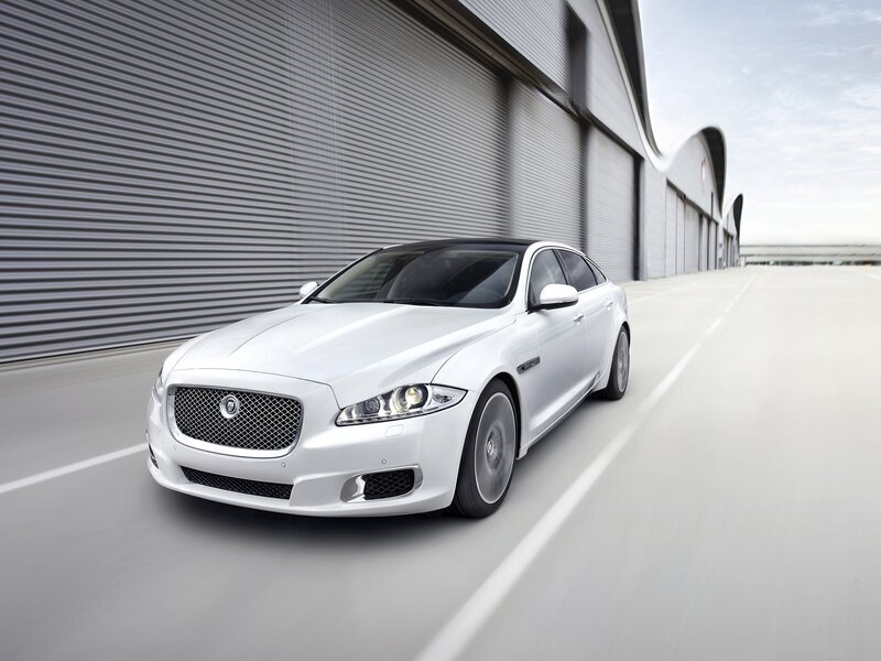 White Jaguar Xj Sedan — Modern, Afternoon