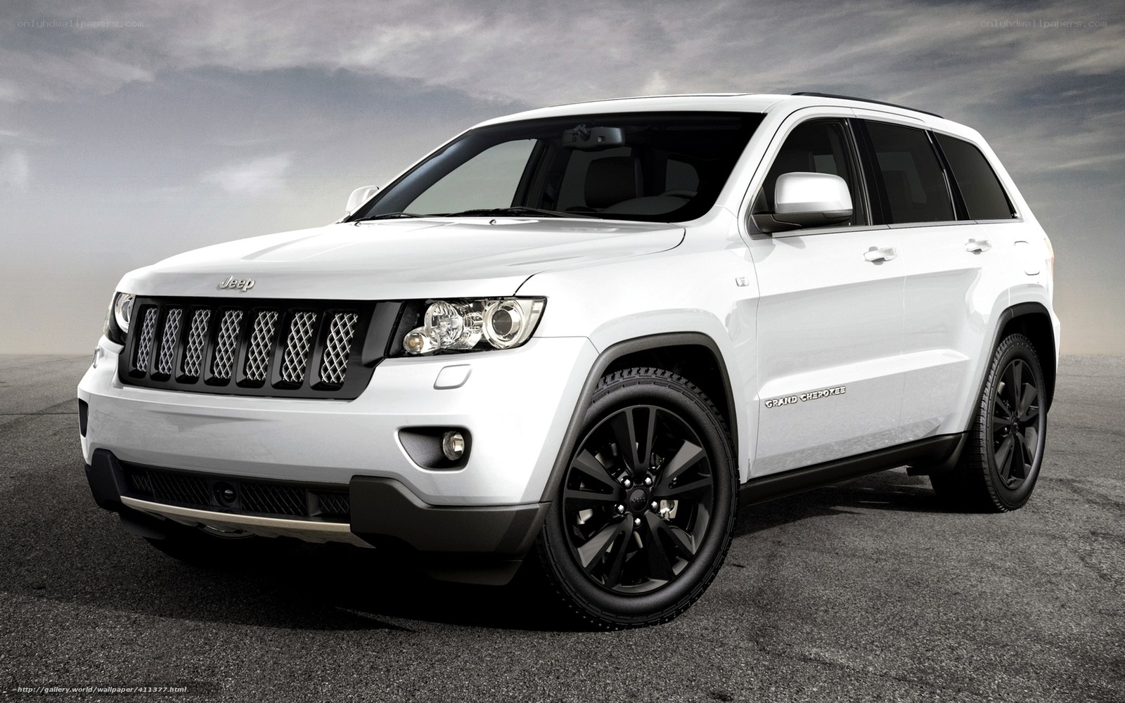 white jeep grand cherokee