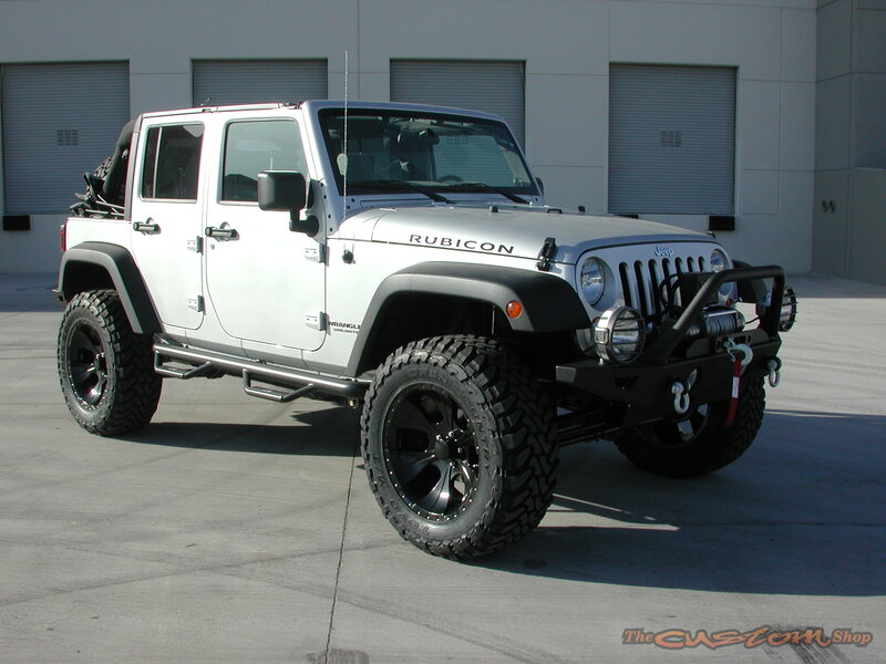 White Jeep Wrangler Rubicon