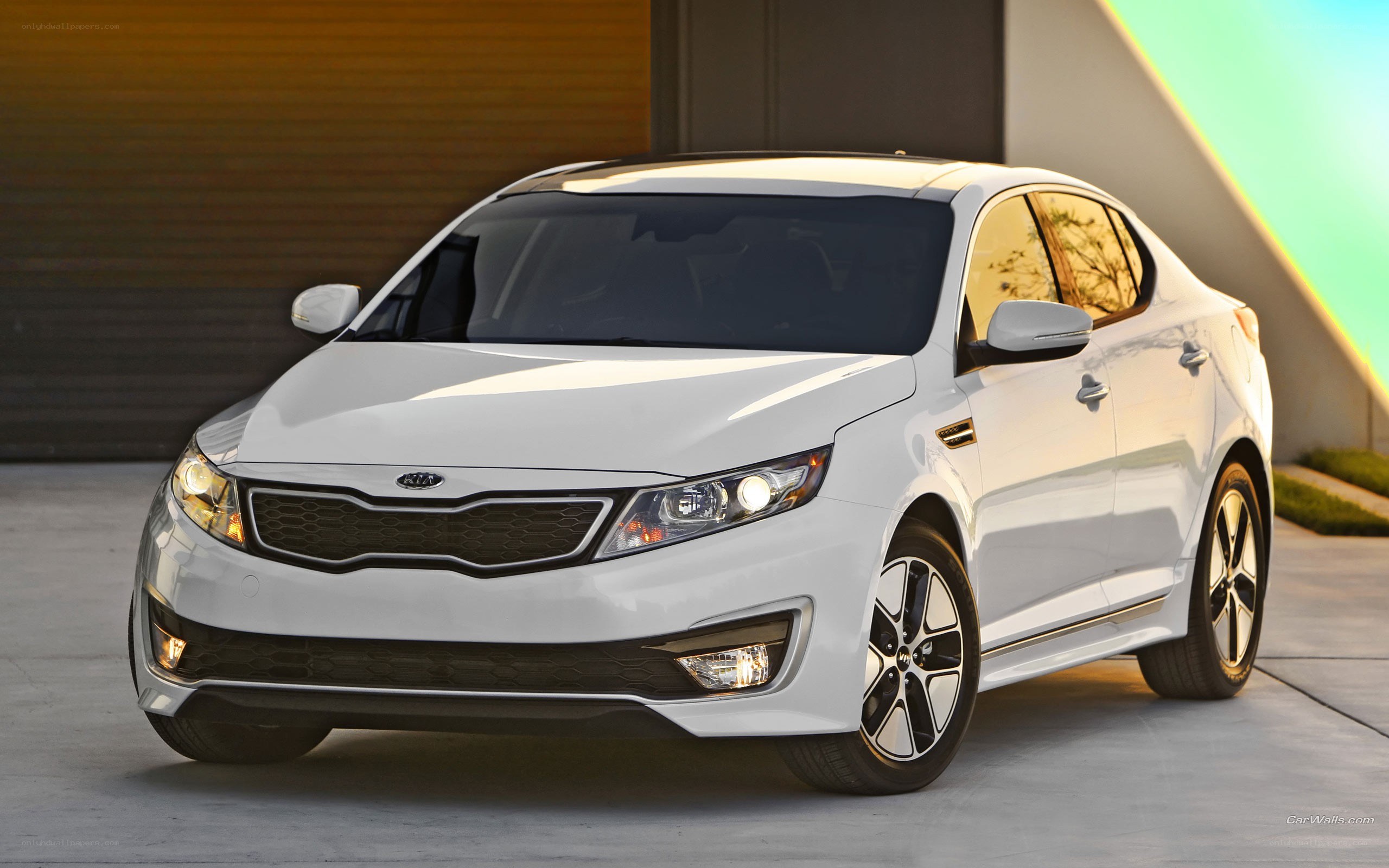 white kia optima sedan