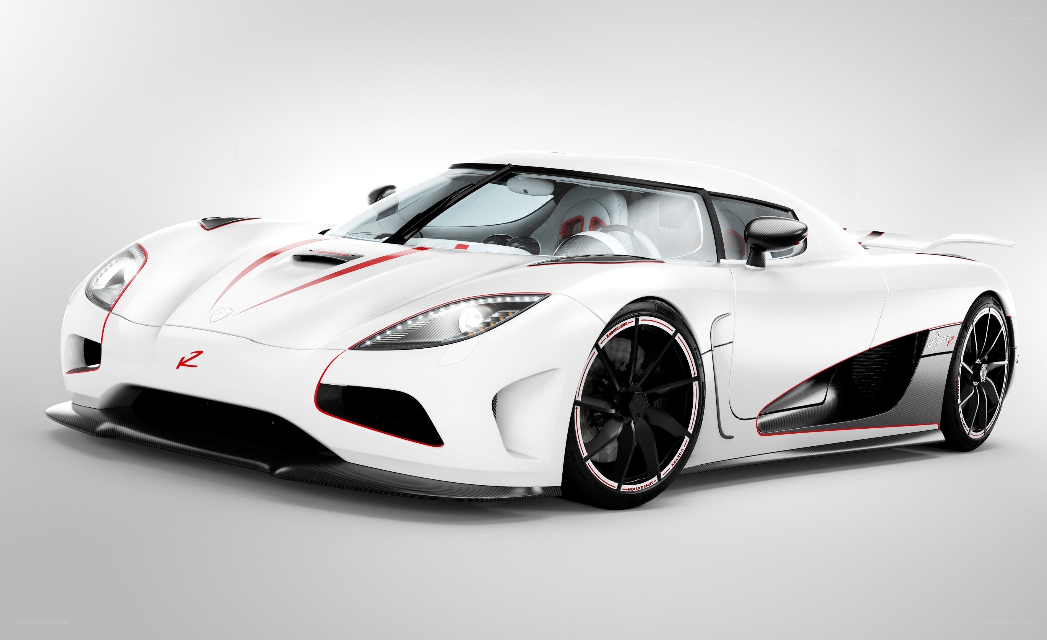 white koenigsegg agera r