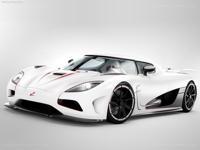 White Koenigsegg Agera R