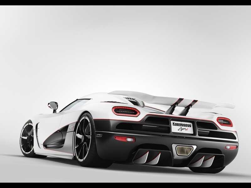 White Koenigsegg Agera R