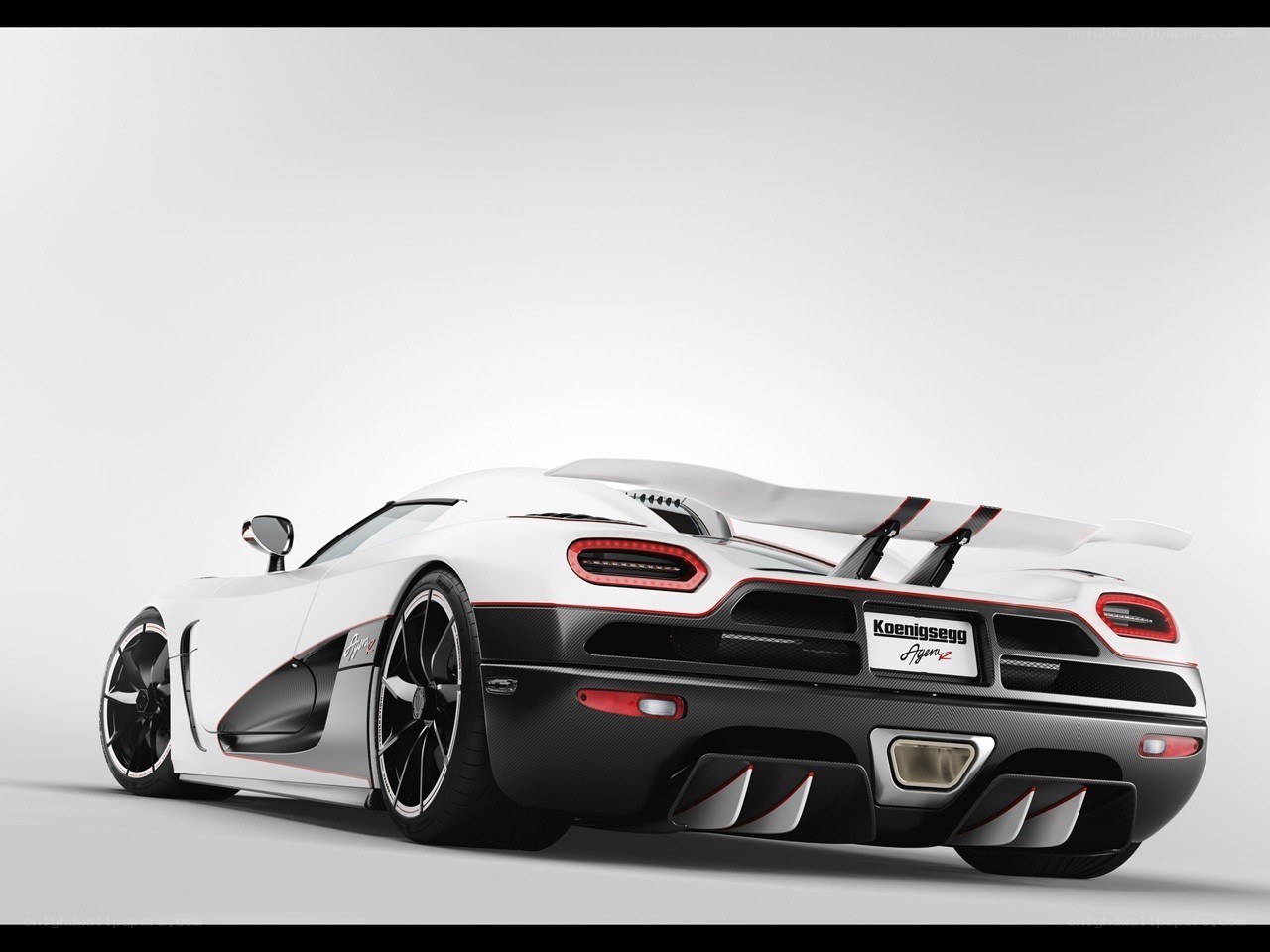 White Koenigsegg Agera R
