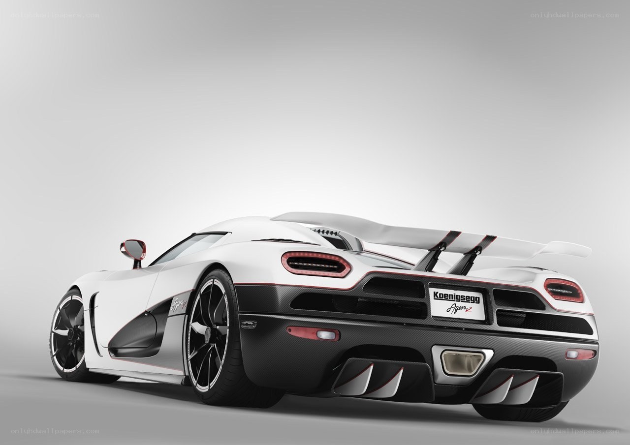 White Koenigsegg Agera R