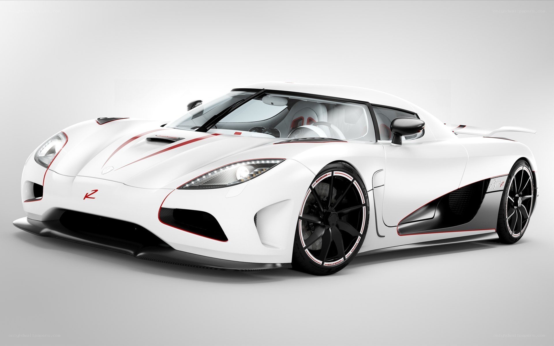 White Koenigsegg Agera R