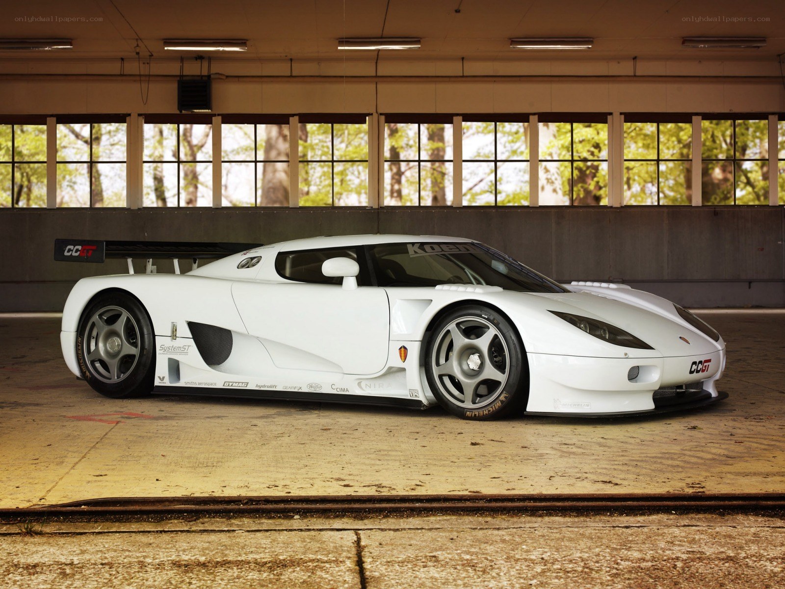 White Koenigsegg CC GT