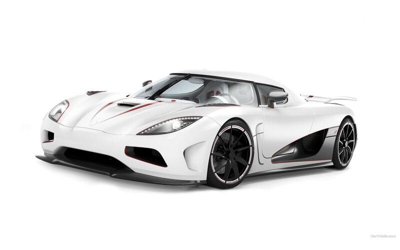white koenigsegg sports car