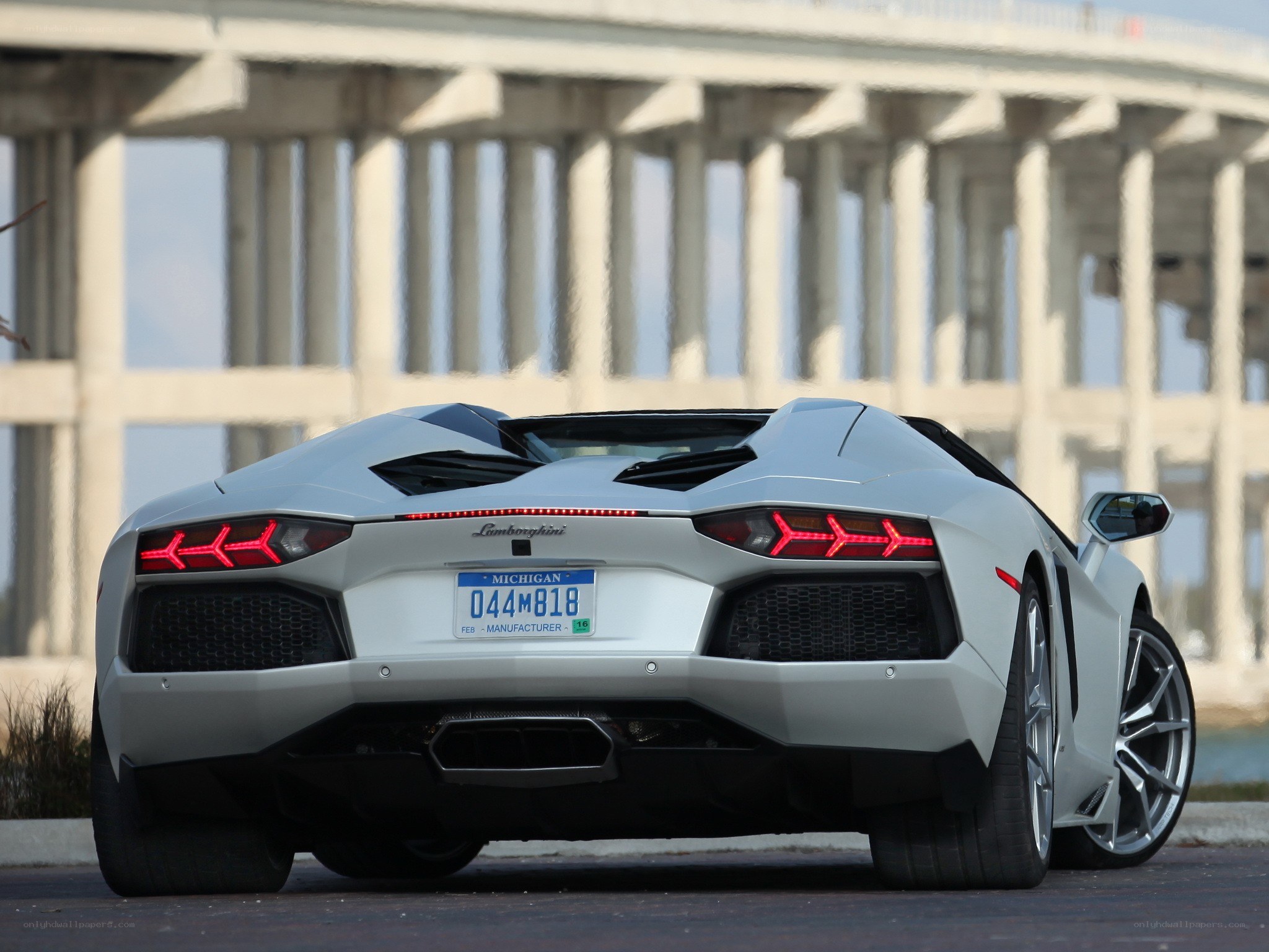 White Lamborghini Aventador