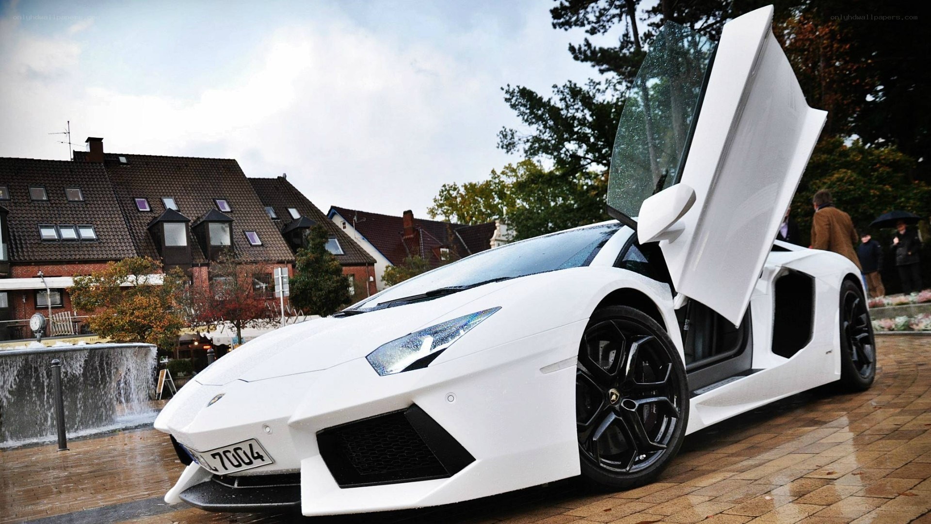 White Lamborghini Aventador