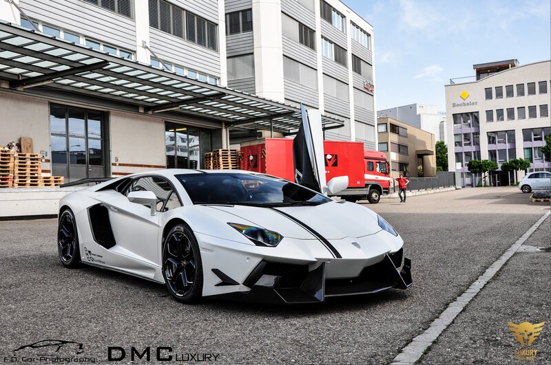 White Lamborghini Aventador — Calm