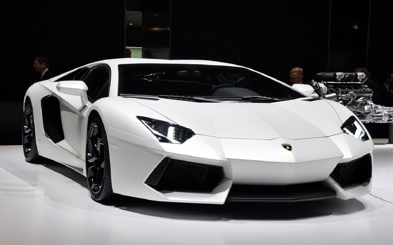 White Lamborghini Aventador — Dramatic