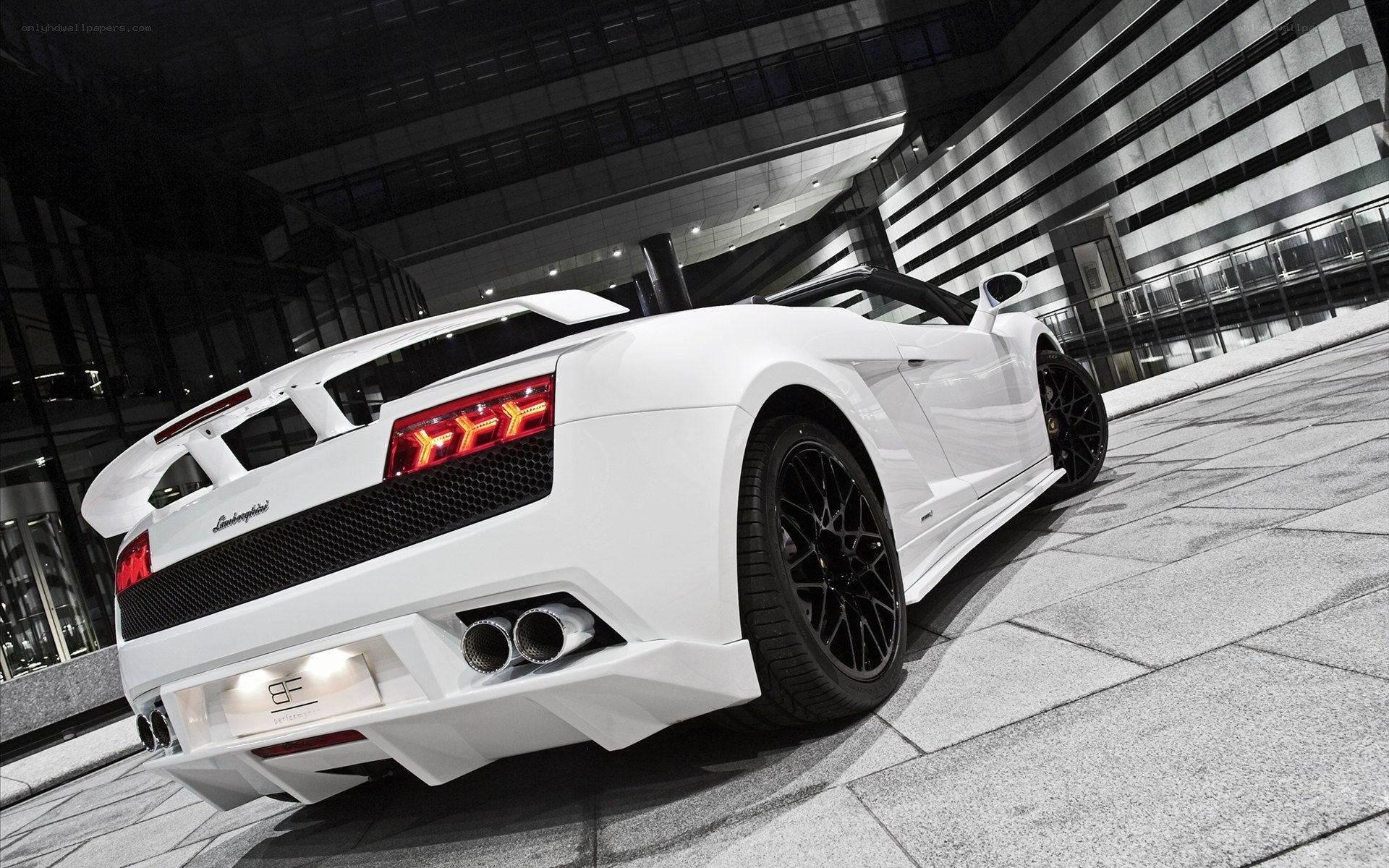 White Lamborghini Gallardo