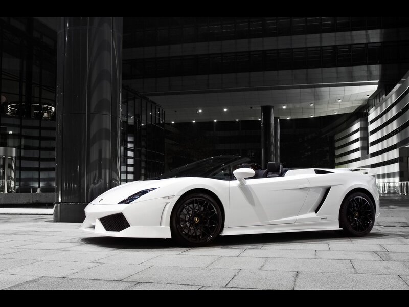 White Lamborghini Gallardo