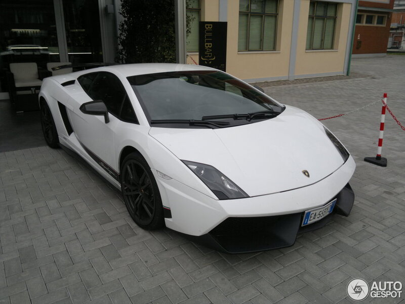 White Lamborghini Gallardo — Calm