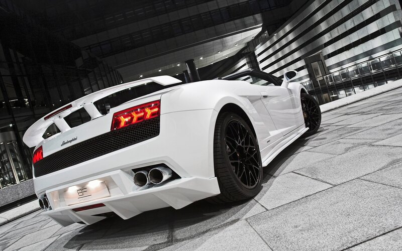 White Lamborghini Gallardo — Dramatic, Night
