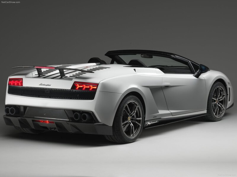 White Lamborghini Gallardo Spyder
