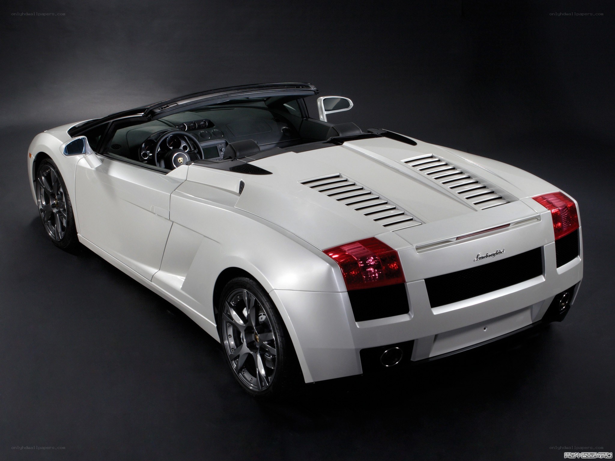 White Lamborghini Gallardo Spyder