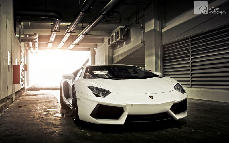 White Lamborghini in Garage — Dramatic, Photograph
