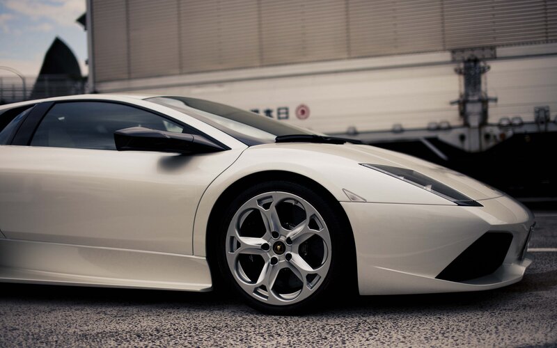 white lamborghini sports car