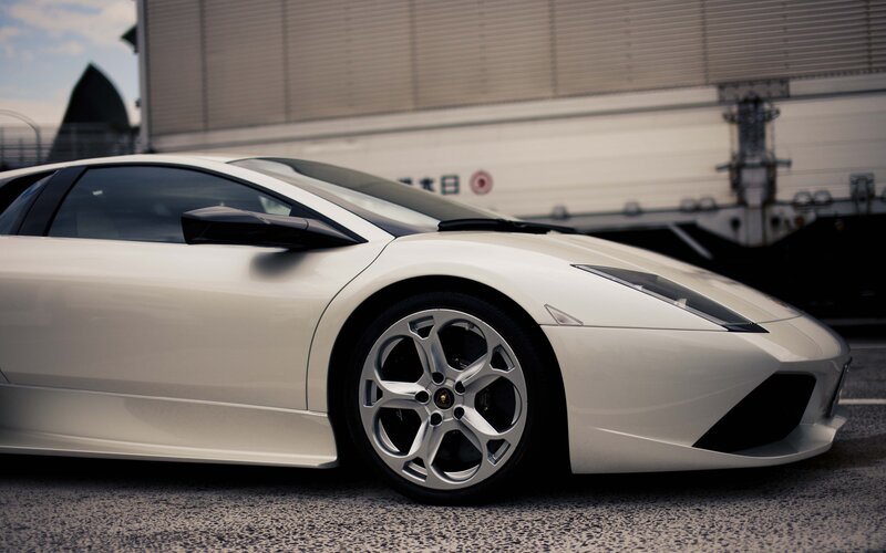 white lamborghini sports car