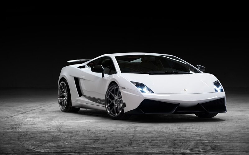 white lamborghini sports car