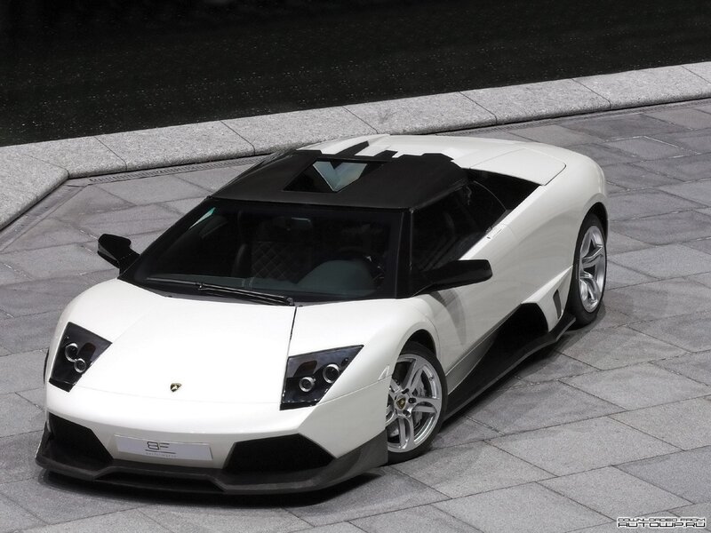 white lamborghini sports car