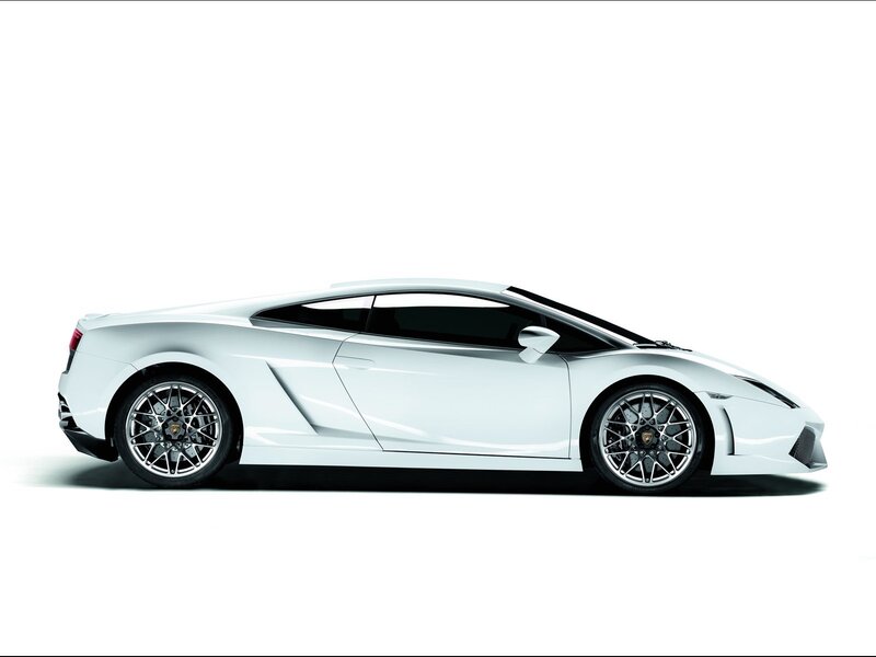 white lamborghini sports car