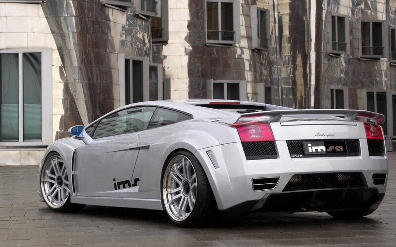 white lamborghini sports car
