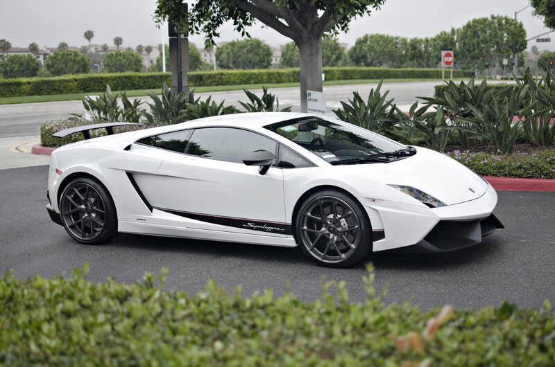 White Lamborghini Superleggera