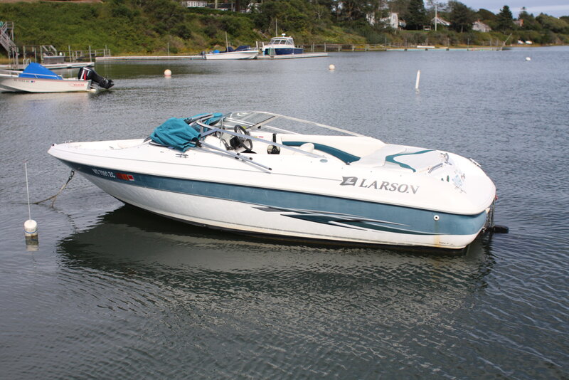 White Larson Speedboat