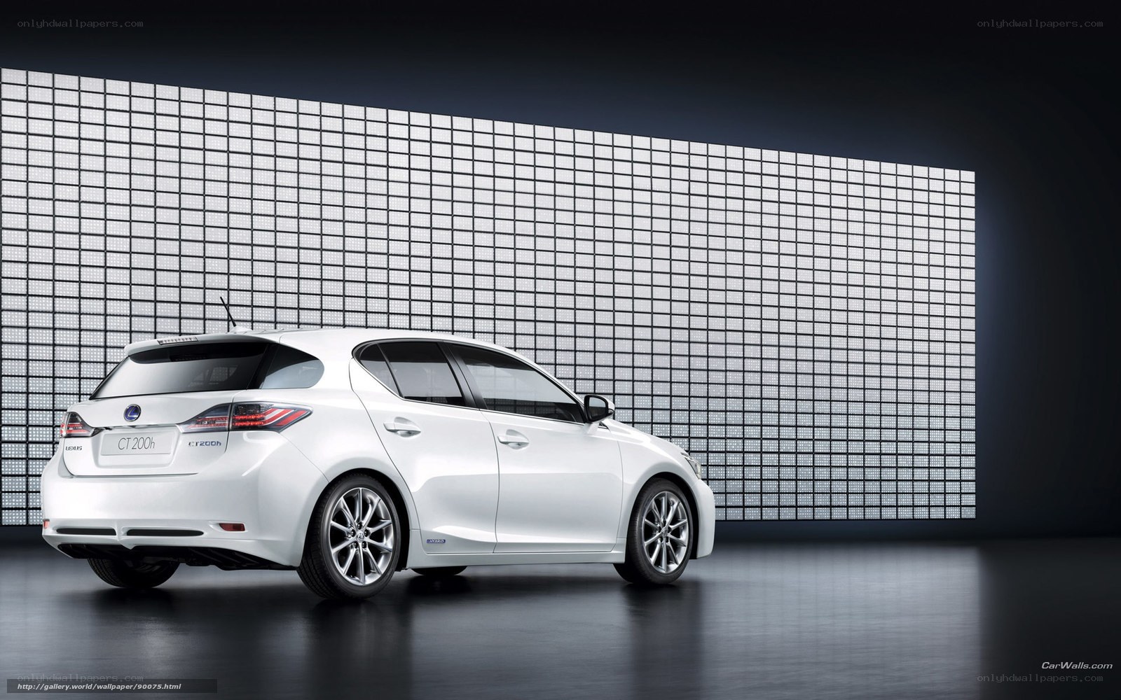 White Lexus CT 200h