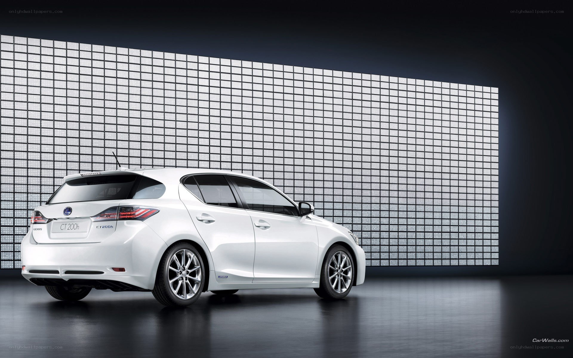 White Lexus CT200h car