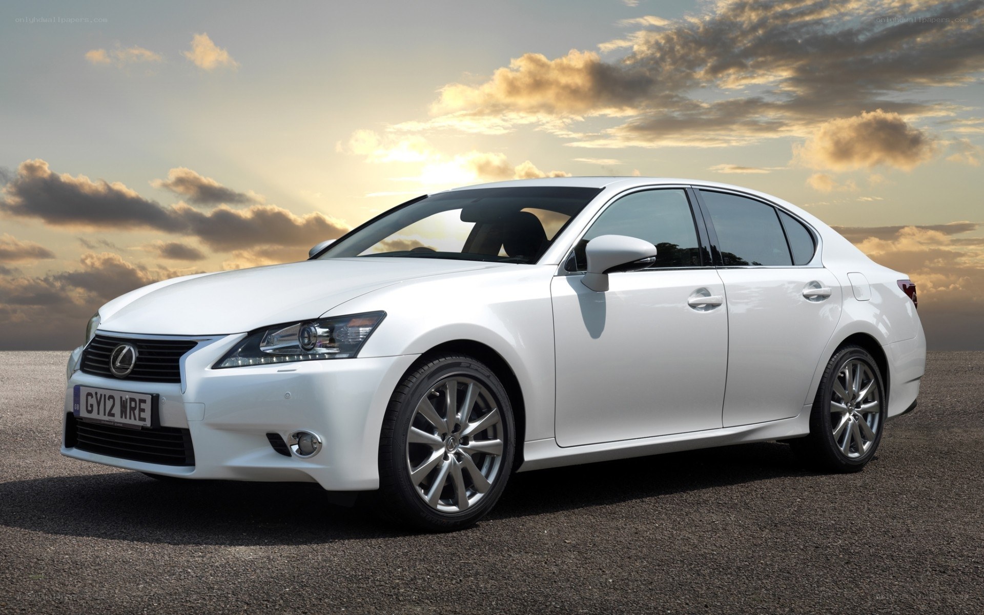 White Lexus GS sedan