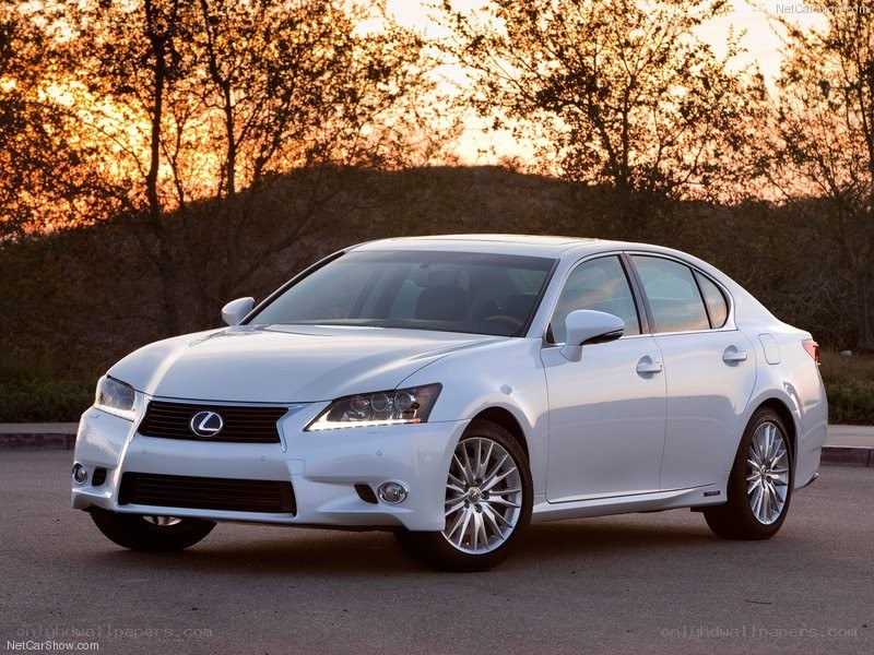 White Lexus GS sedan