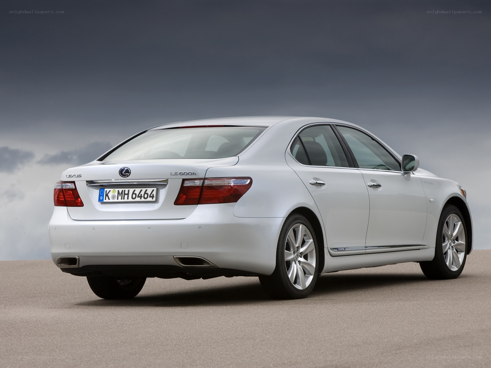 white lexus ls600h sedan