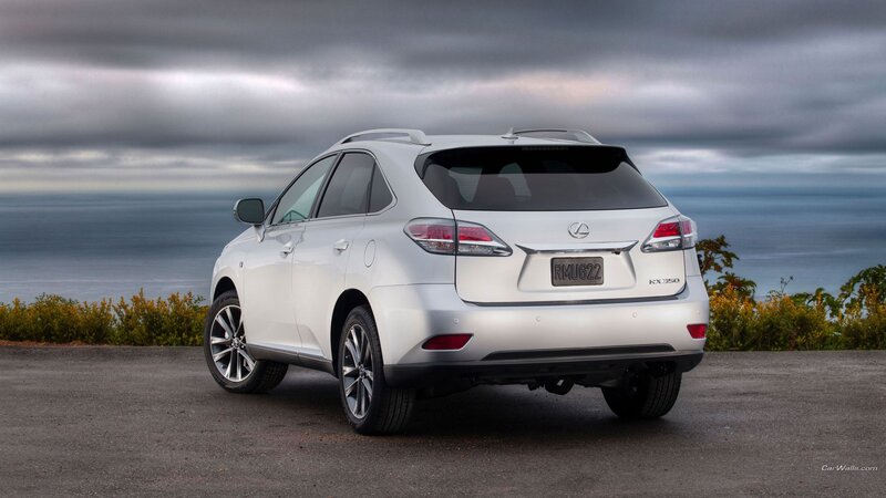 White Lexus Rx 350