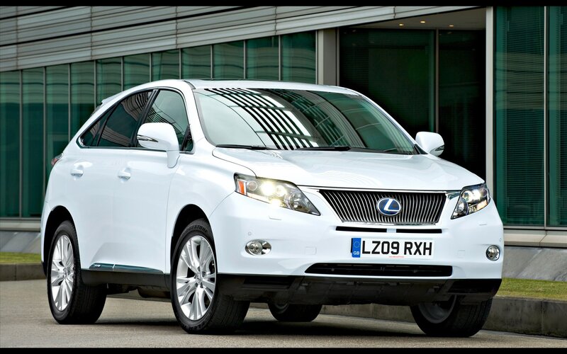 White Lexus RX SUV