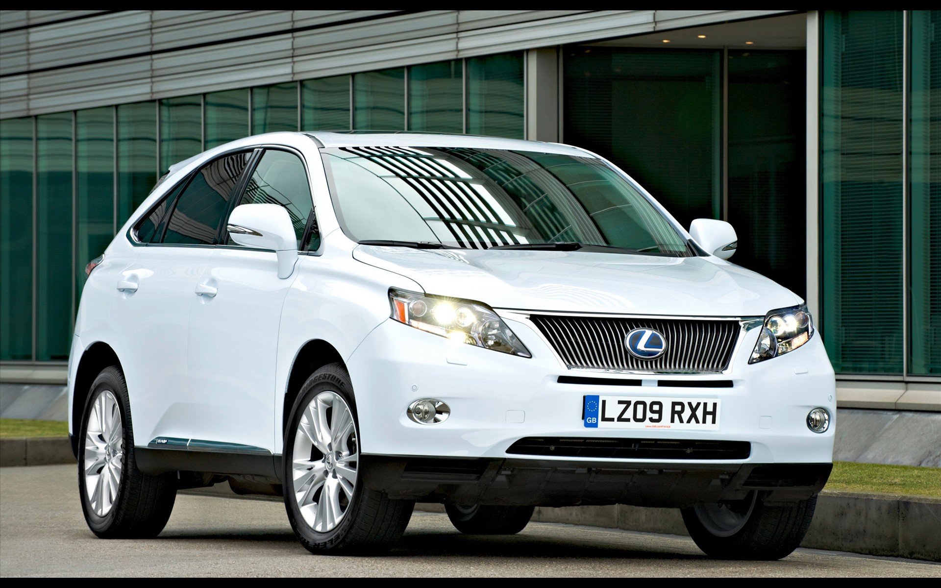 White Lexus RX SUV