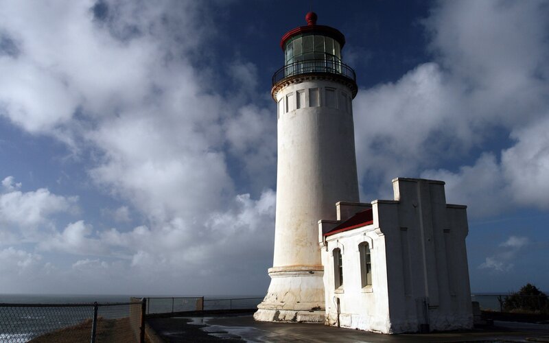 White Lighthouse on Cliff — Dramatic