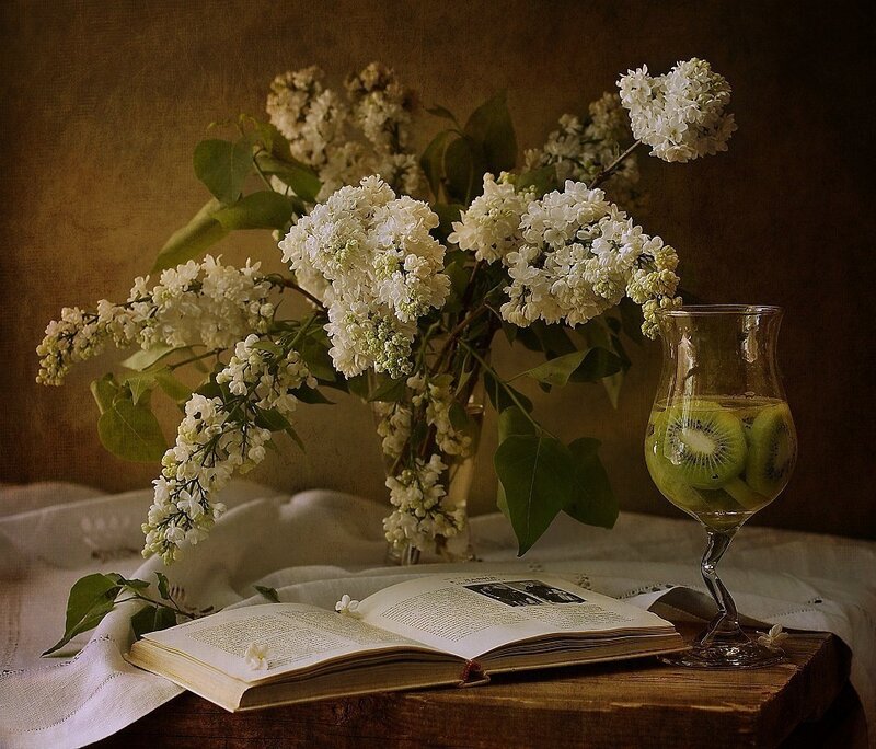 White Lilac Bouquet — Brown